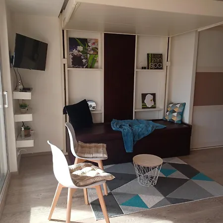 Zen & Cozy Et Terrasse דירה *